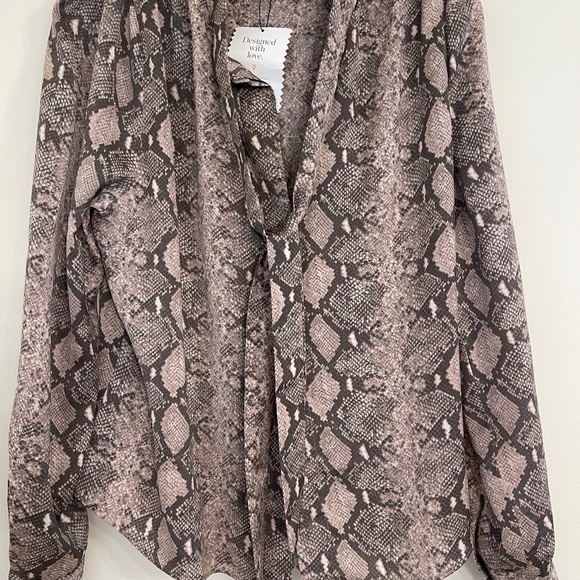 NWT!  Sold as Set of 2!  Reversible Poncho and Blouse! - Picture 15 of 16